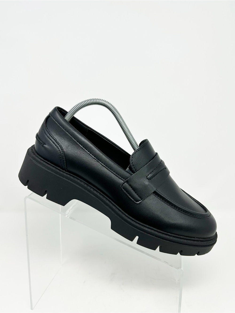 Blondo Penny Loafers Black Waterproof Lug Sole Slip-On Flat Shoes Size 9.5